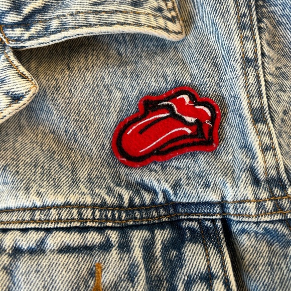 Honey Punch Soul Mates Jean Jacket |Size Small, embroidered patches on front - Picture 6 of 11